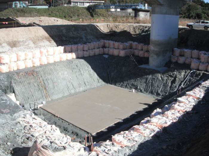 大内橋下部工工事　床掘状況、均しコンクリート工　(工期　平成31年3月20日まで)
